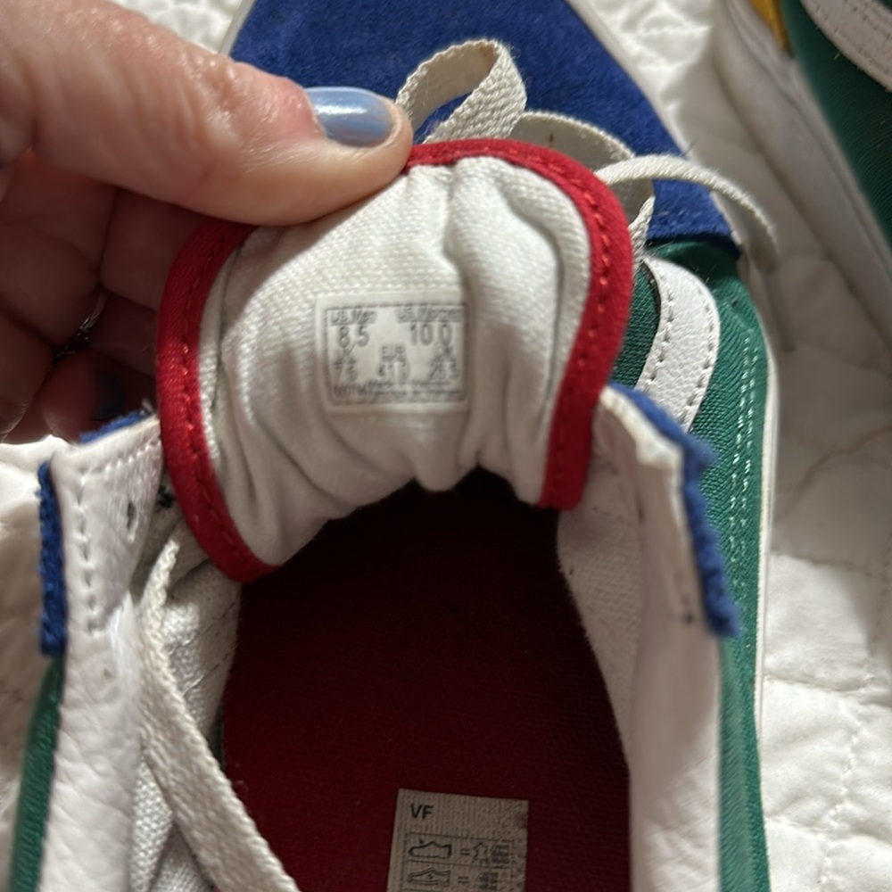 Colored vans - Picture 8 of 8